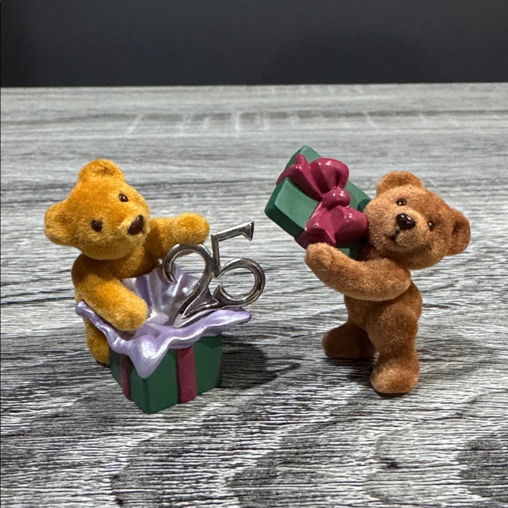 Hallmark | Merry Miniatures: 25th Anniversary Edition Teddy Bear Figures - Picture 8 of 16